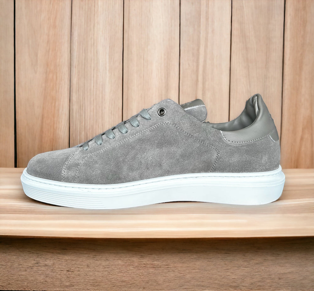 GOOD MAN BRAND- LEGEND LONDON SUEDE SNEAKERS